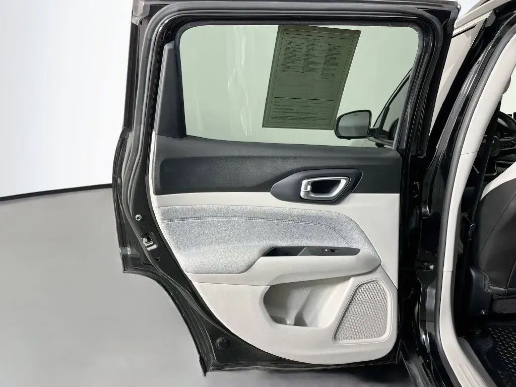 Jeep Compass photo 30