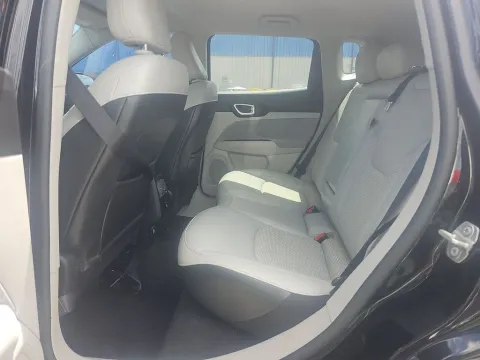More photos of 2022 Jeep Compass Latitude at Clement Supercenter, MO