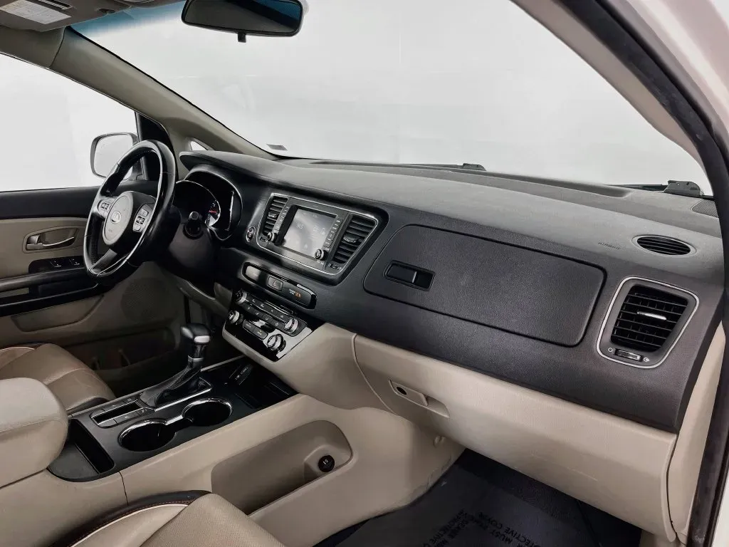 Kia Sedona photo 32