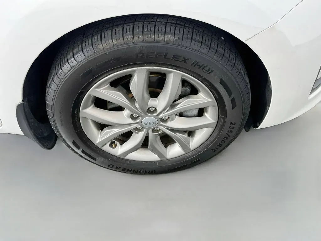 Kia Sedona photo 34