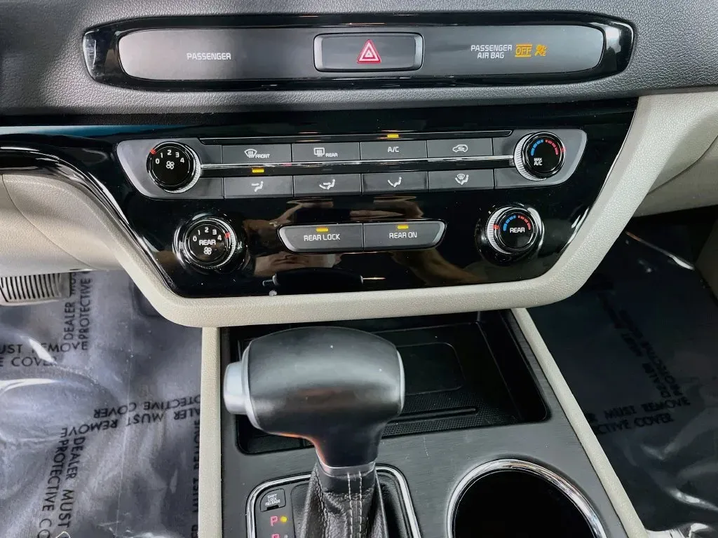 Kia Sedona photo 19