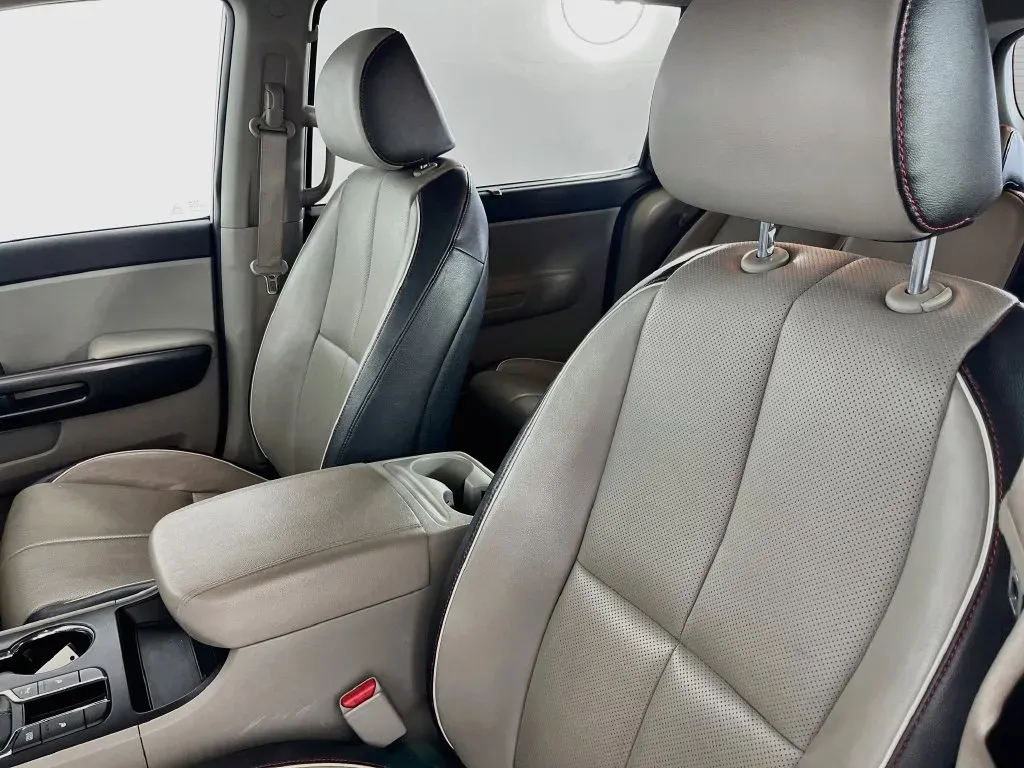 Kia Sedona photo 26