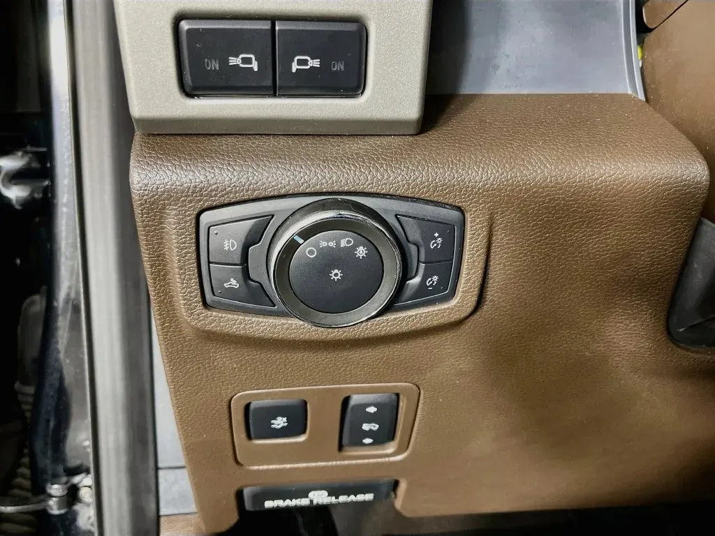 Ford F350SD photo 11