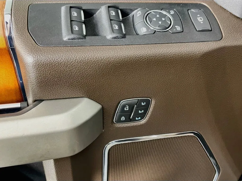 Ford F350SD photo 27