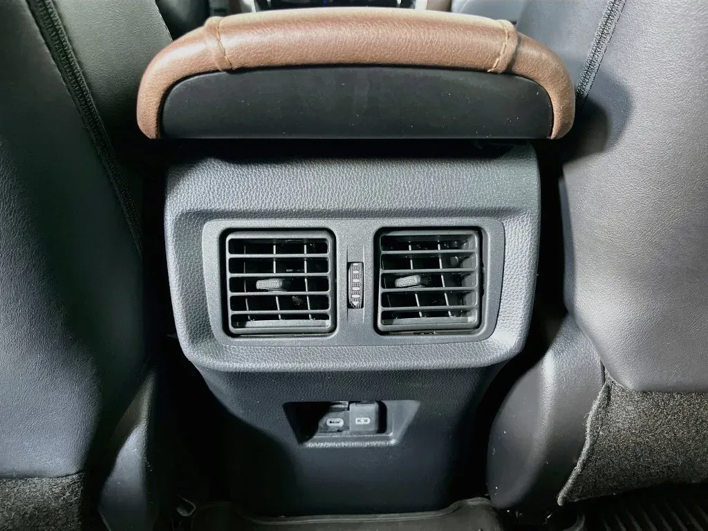 Toyota Venza photo 29