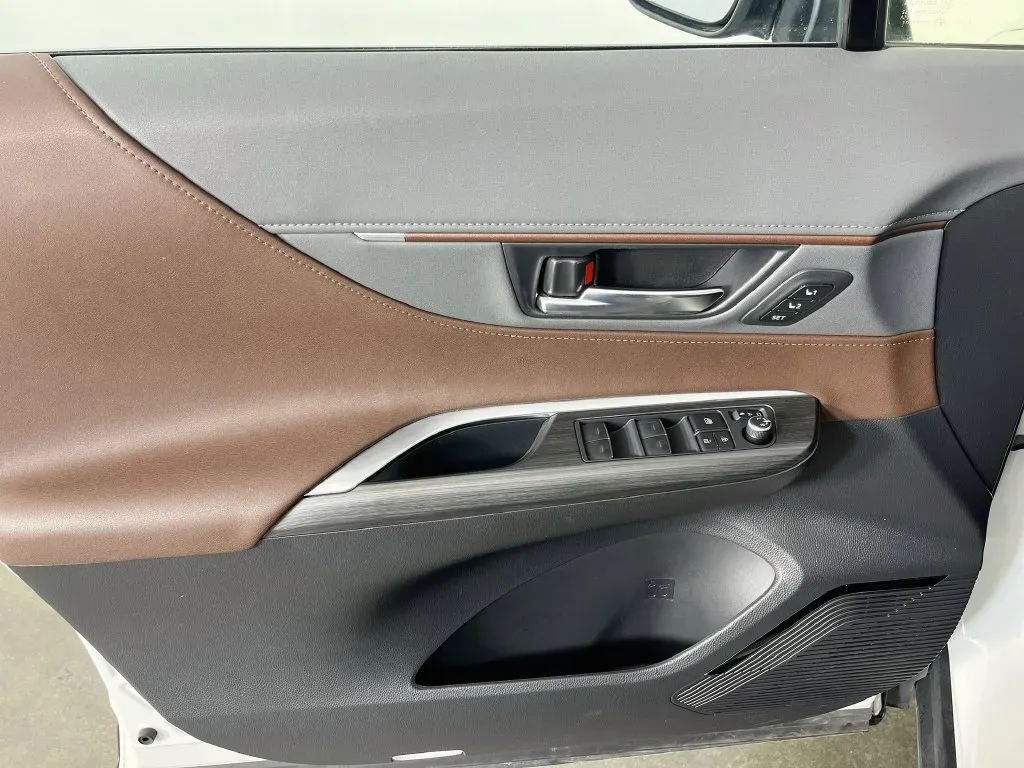 Toyota Venza photo 23