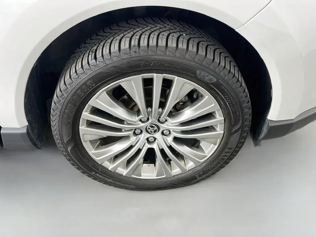 Toyota Venza photo 34