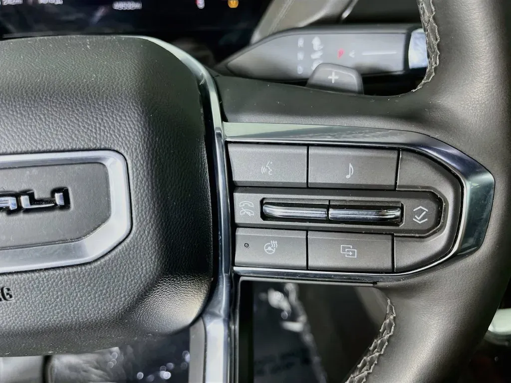 GMC Yukon photo 15