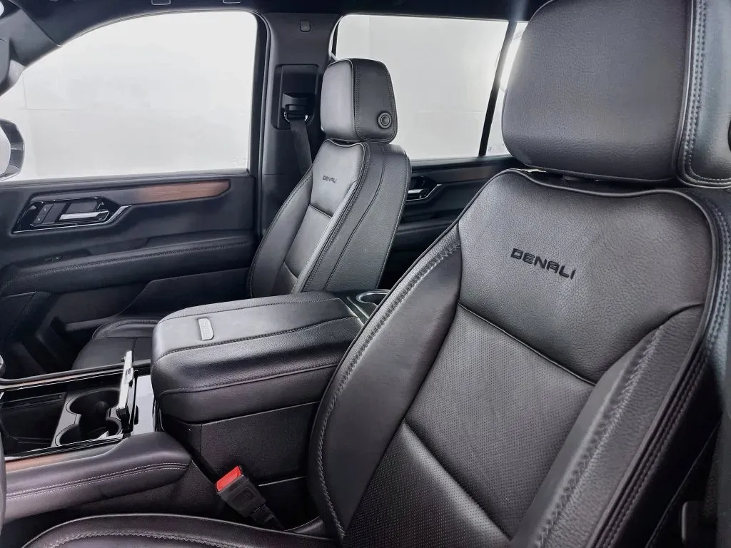 GMC Yukon photo 27
