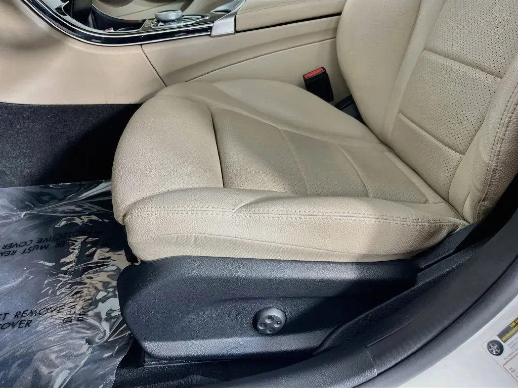 Mercedes-Benz C-Class photo 29
