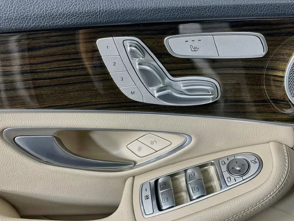 Mercedes-Benz C-Class photo 27