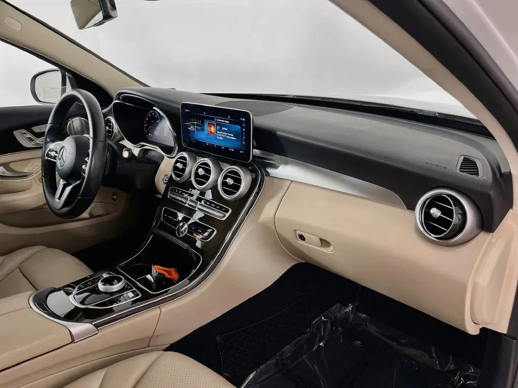 Mercedes-Benz C-Class photo 38