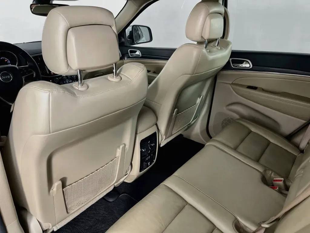 Jeep Grand Cherokee photo 31