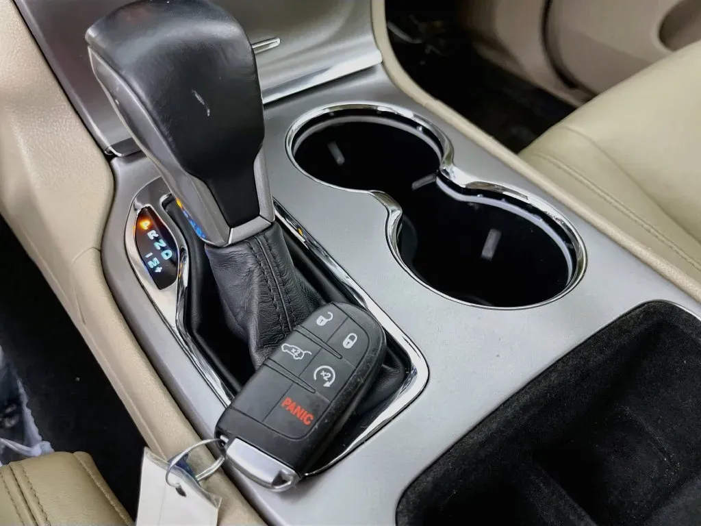 Jeep Grand Cherokee photo 21