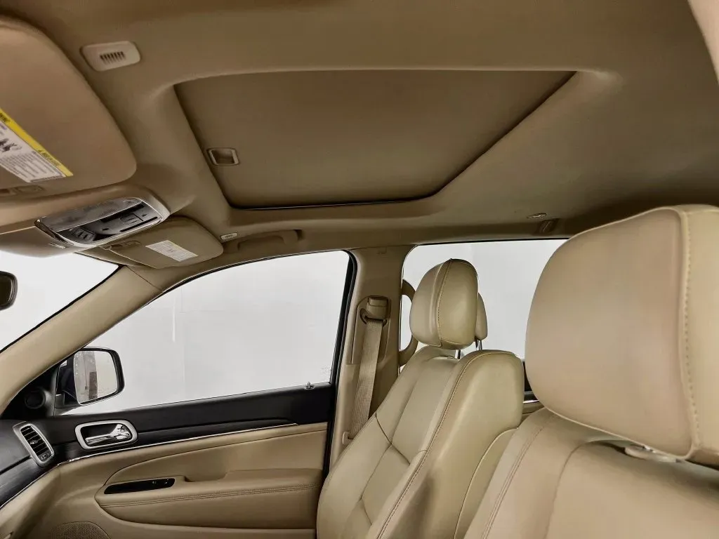 Jeep Grand Cherokee photo 22