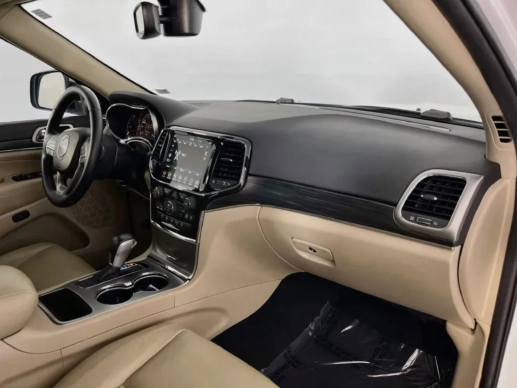 Jeep Grand Cherokee photo 34