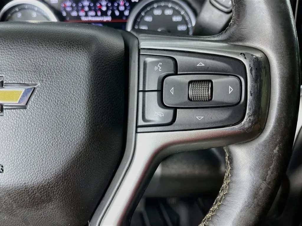 Chevrolet Silverado photo 16