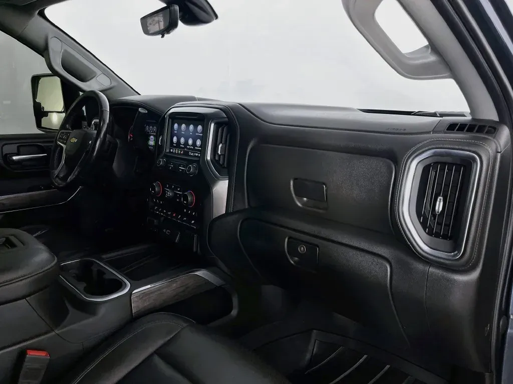 Chevrolet Silverado photo 34