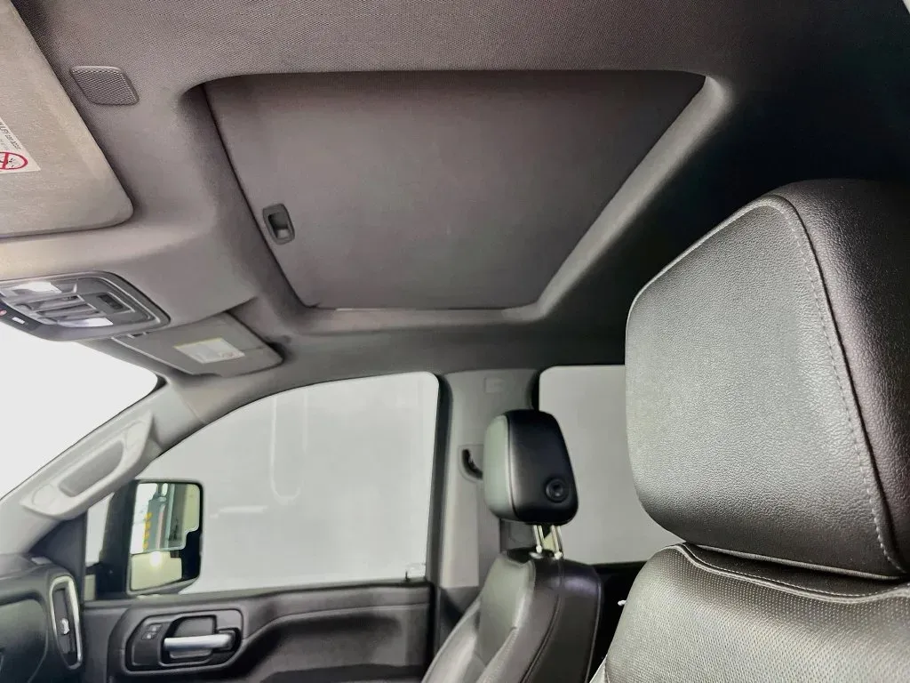 Chevrolet Silverado photo 22
