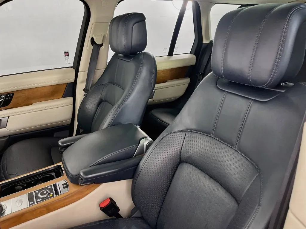 Land Rover Range Rover photo 29