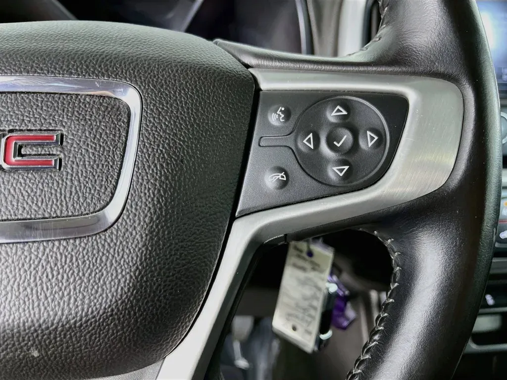 GMC Canyon photo 15