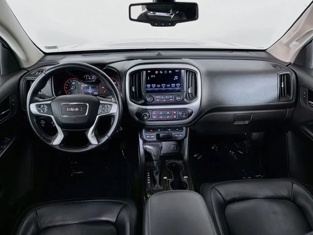 GMC Canyon photo 10