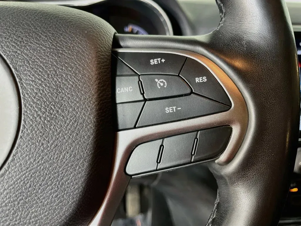 Jeep Grand Cherokee photo 15
