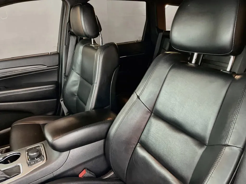 Jeep Grand Cherokee photo 28