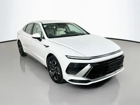 Another view of 2025 Hyundai Sonata SEL for sale in St. Charles, MO at Clement Supercenter