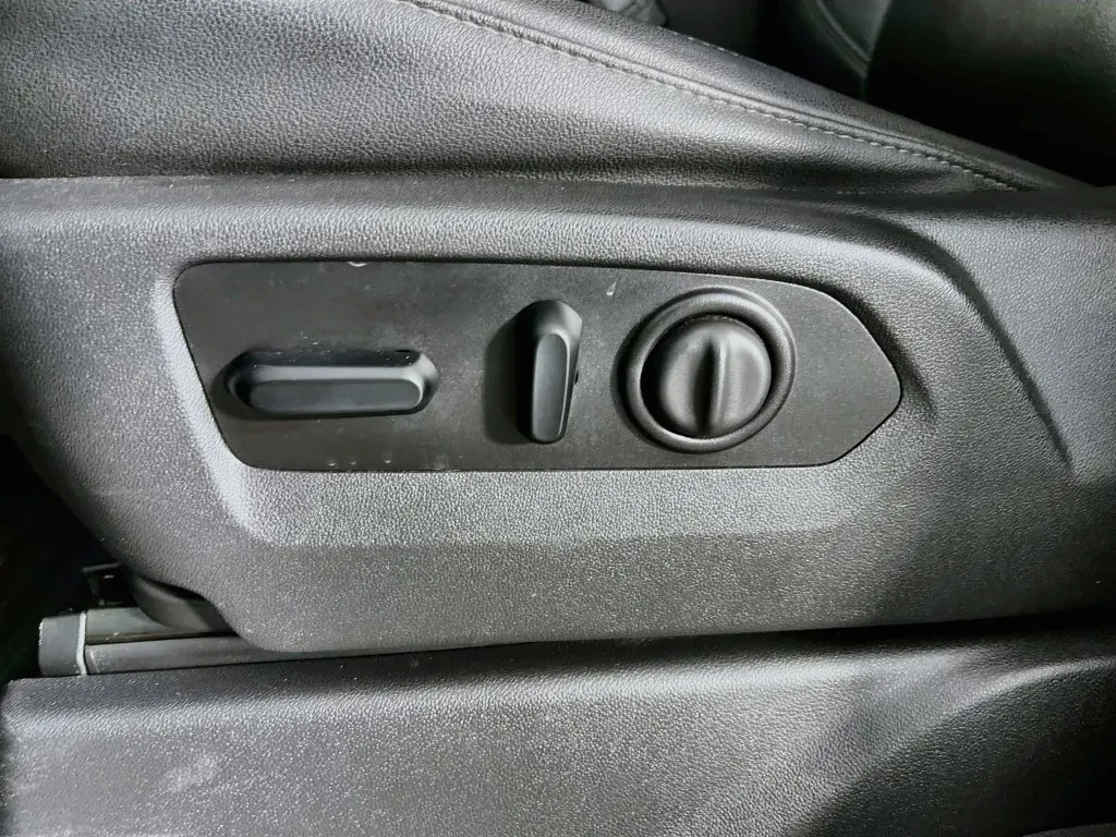 Chevrolet Silverado photo 28
