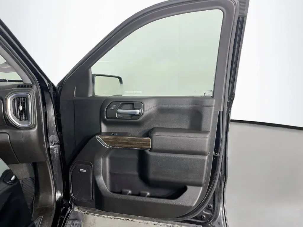 Chevrolet Silverado photo 37