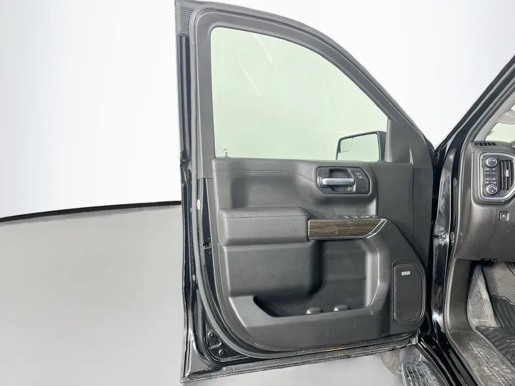 Chevrolet Silverado photo 27