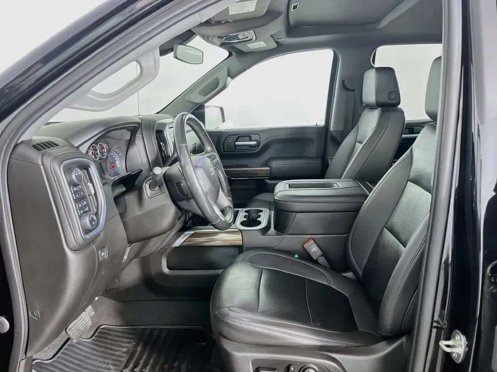 Chevrolet Silverado photo 29