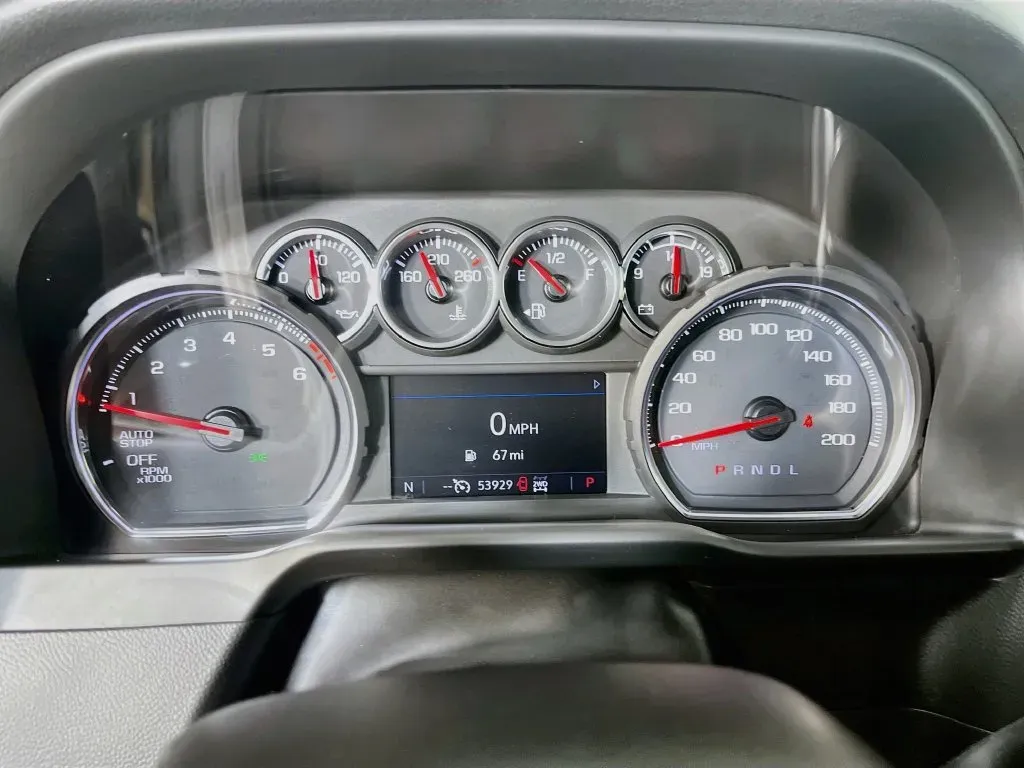 Chevrolet Silverado photo 16