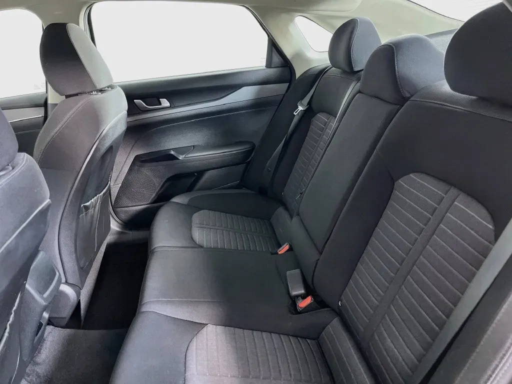 Kia K5 photo 27