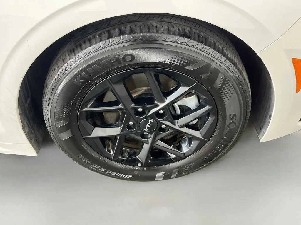 Kia K5 photo 31