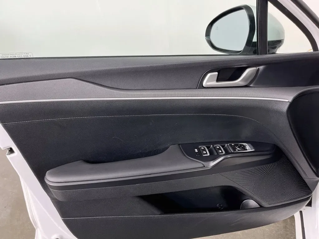 Kia K5 photo 22