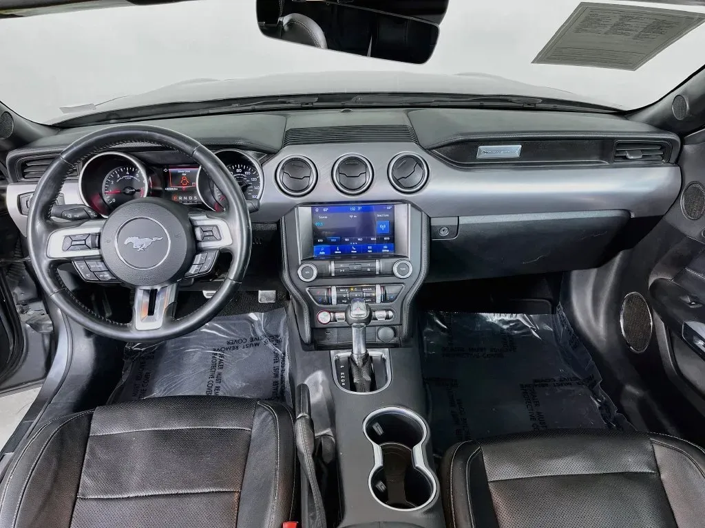 Ford Mustang photo 10