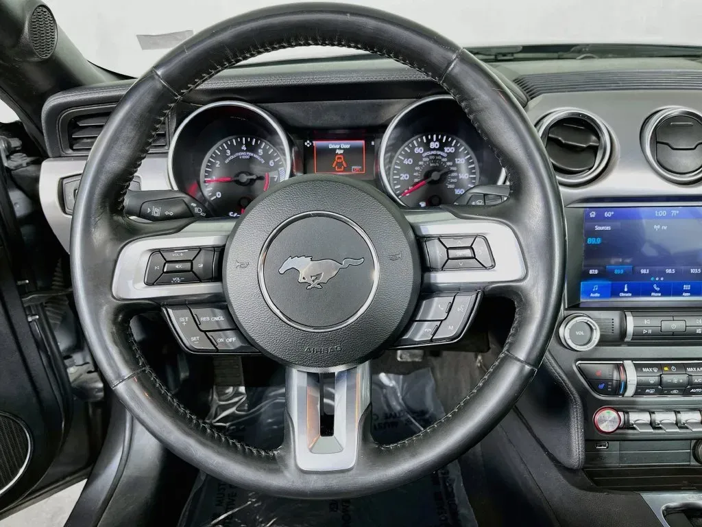 Ford Mustang photo 11