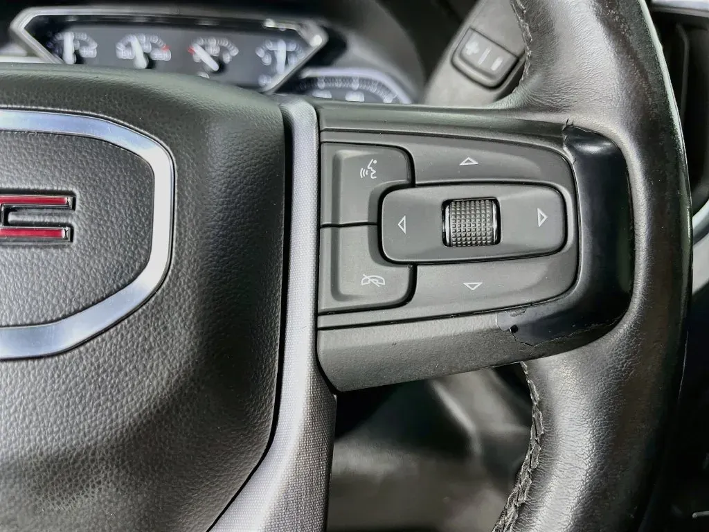 GMC Sierra photo 16