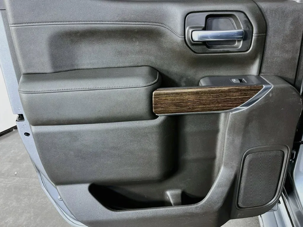 GMC Sierra photo 26