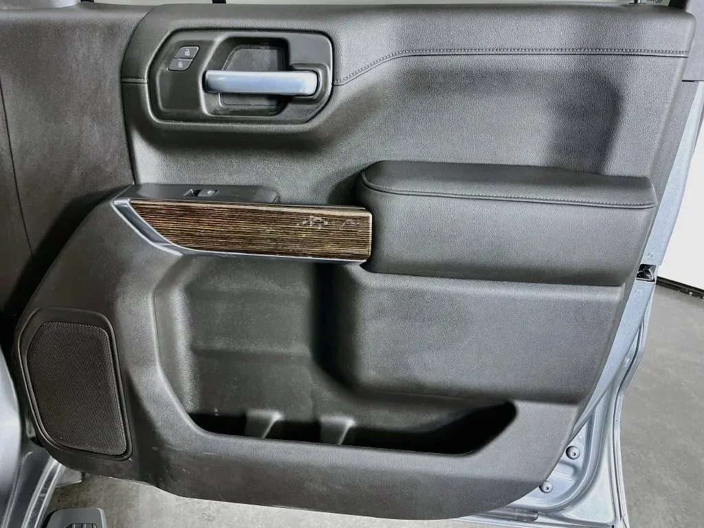 GMC Sierra photo 32