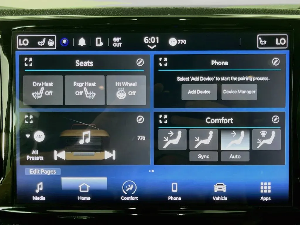 Chrysler Pacifica photo 17