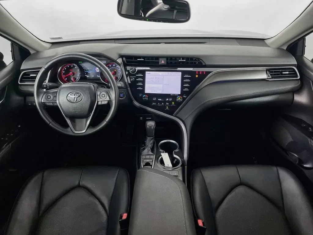 Toyota Camry photo 10