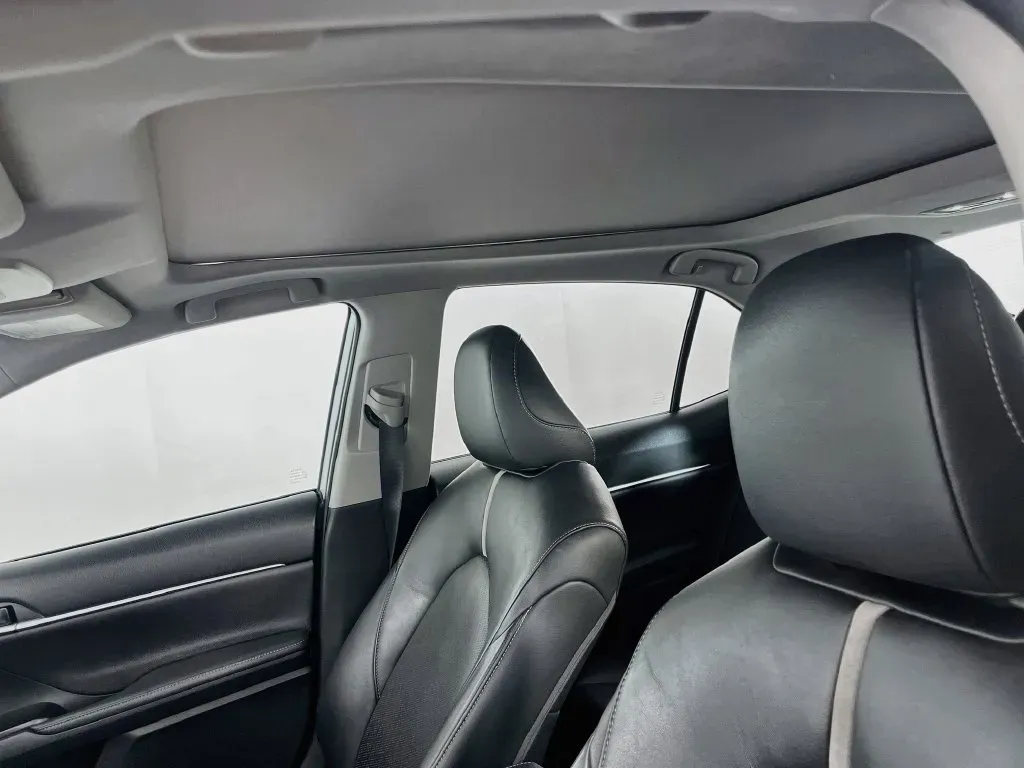 Toyota Camry photo 23