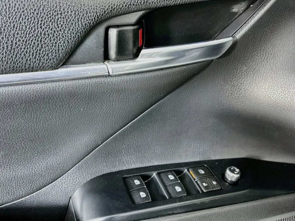 Toyota Camry photo 26