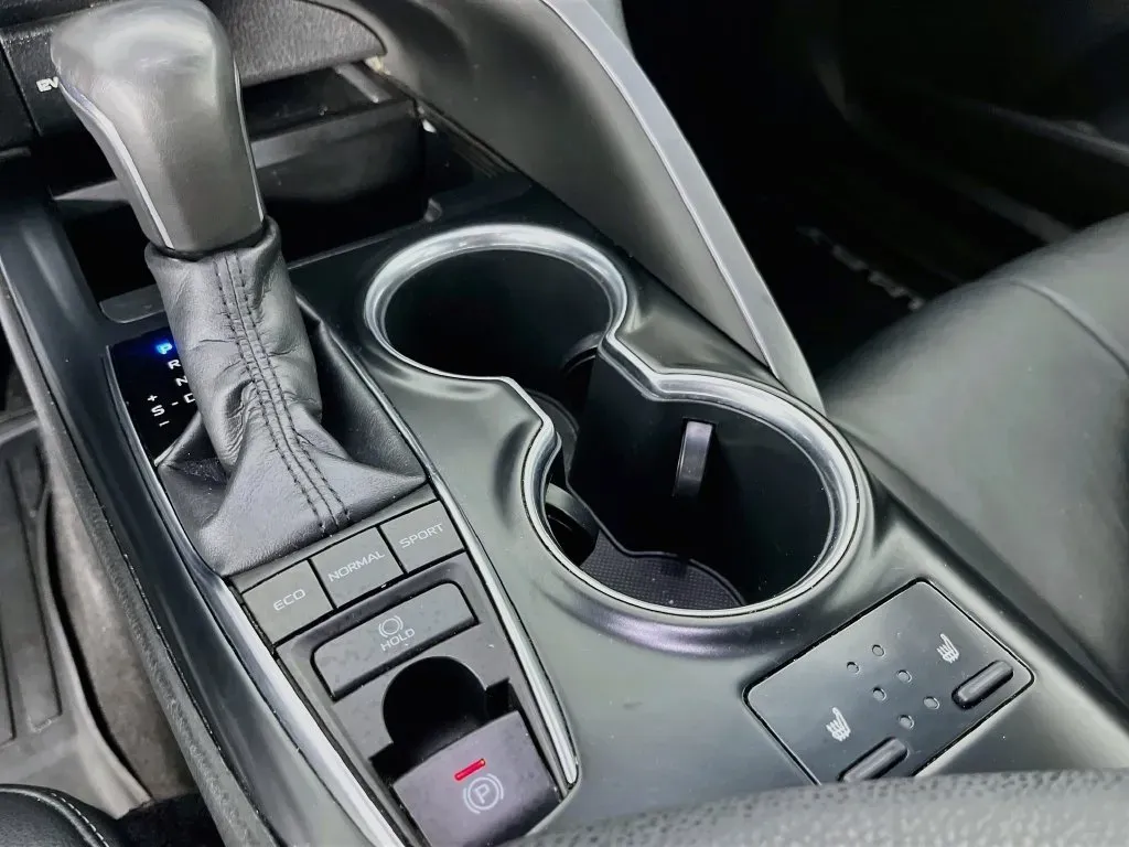 Toyota Camry photo 21