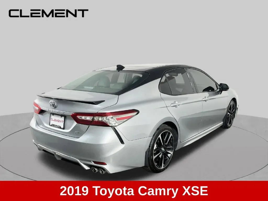 Toyota Camry photo 5