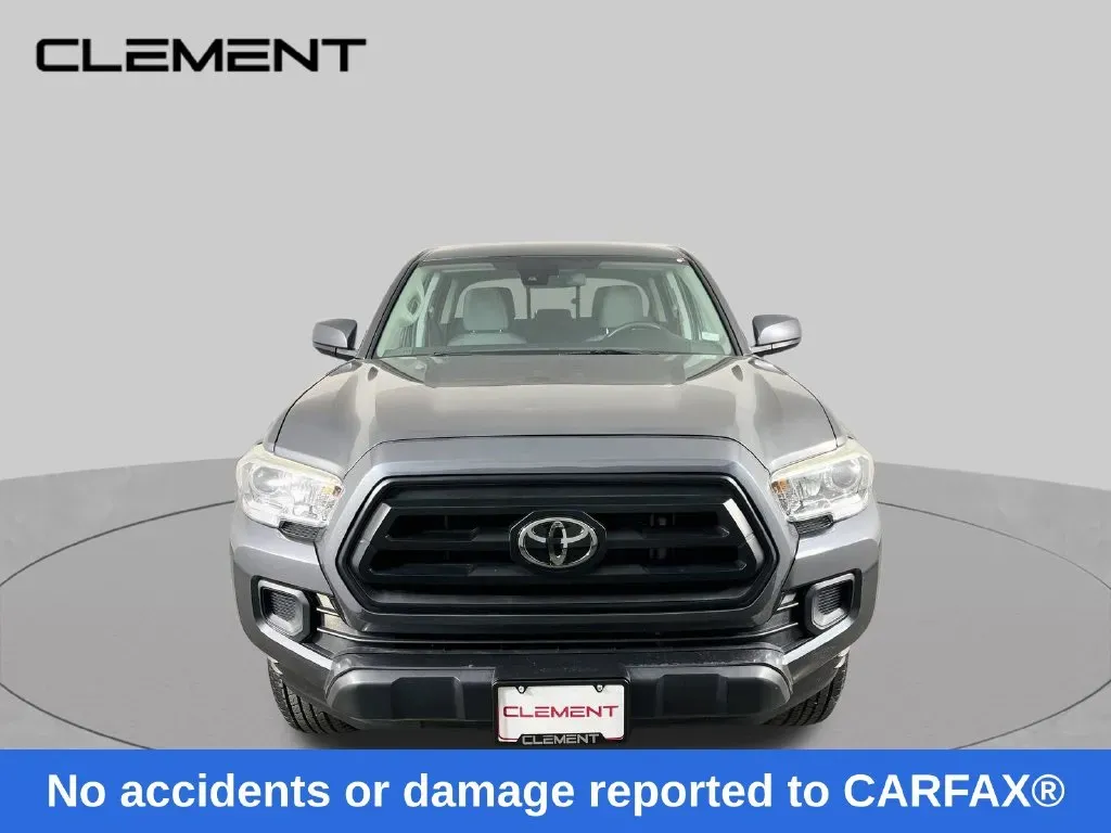 Toyota Tacoma photo 2