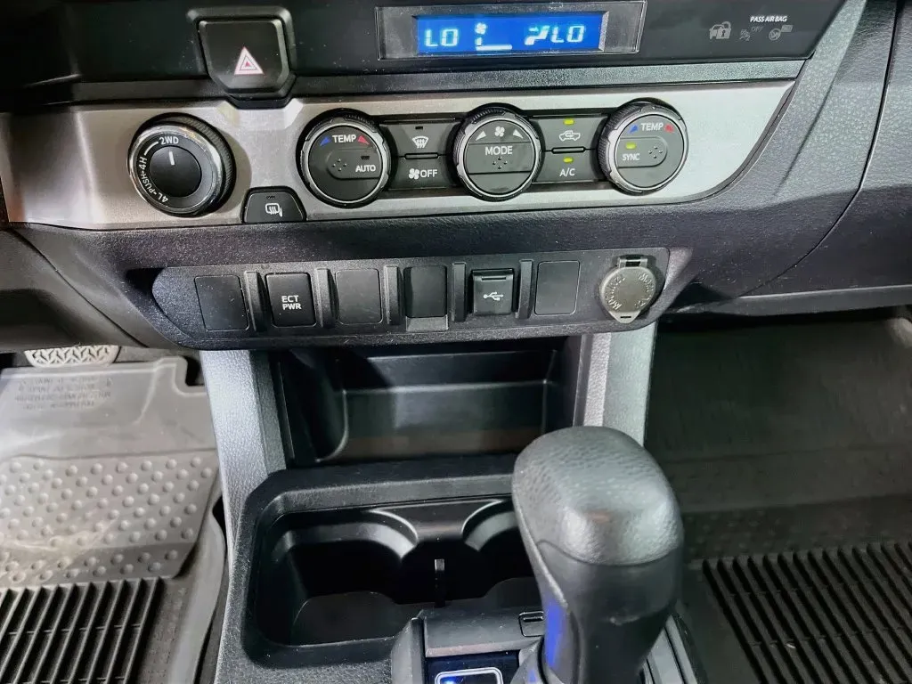 Toyota Tacoma photo 20